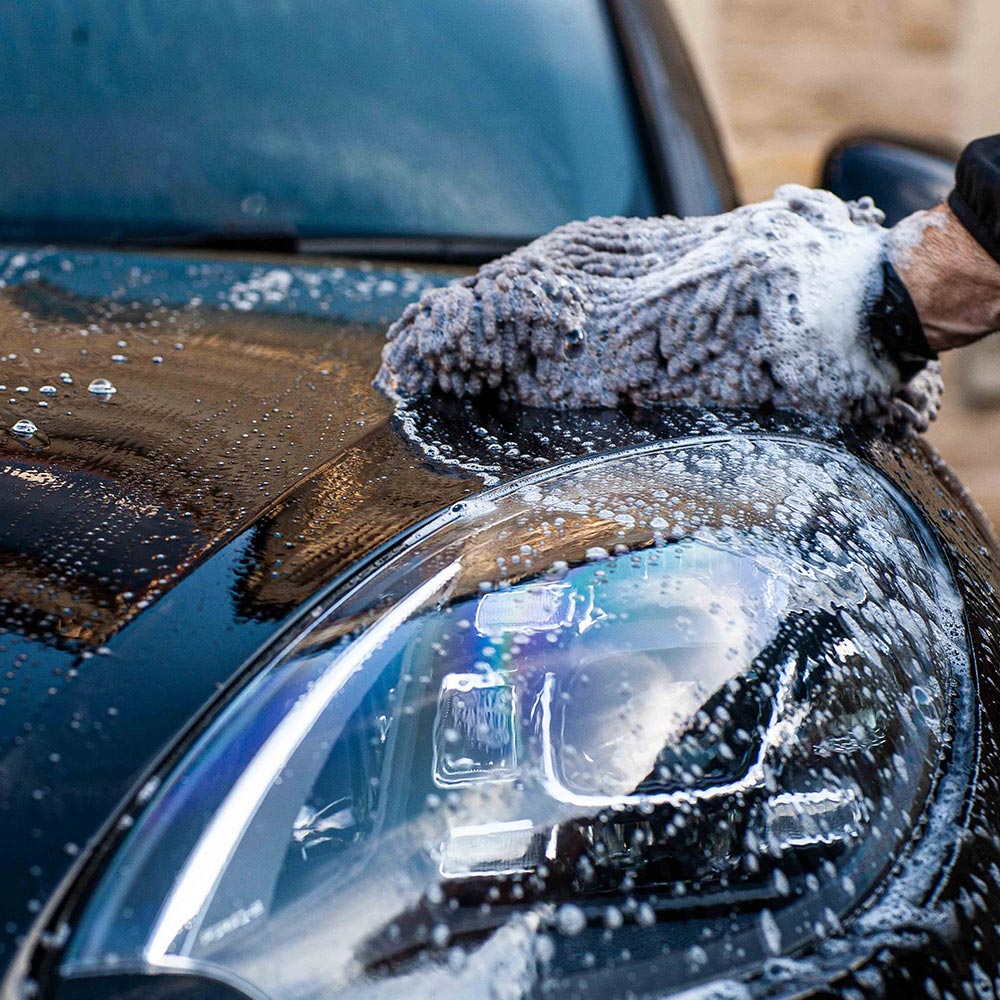 washing car with autoglym bodywork shampoo conditioner