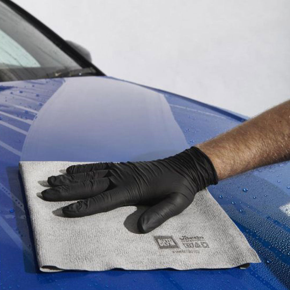 using autoglym insta dry cloth to dry car body