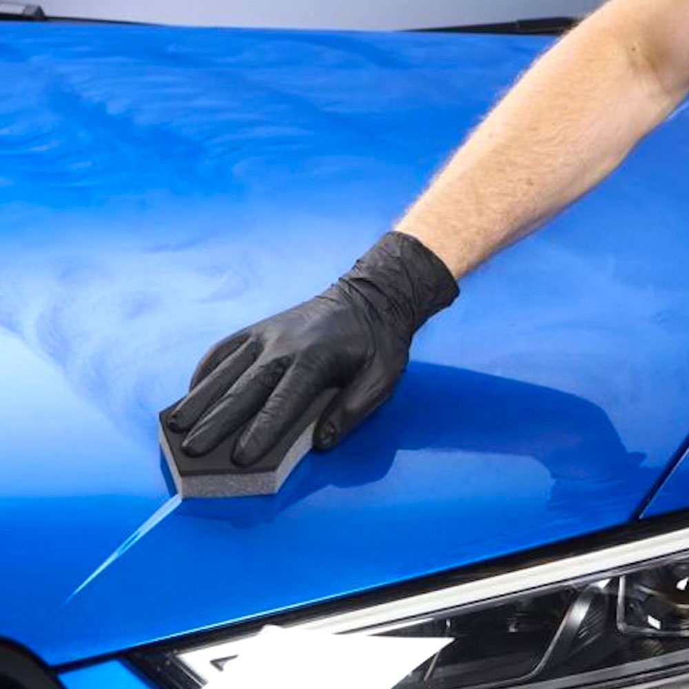 applying Autoglym Super Resin Polish to car body