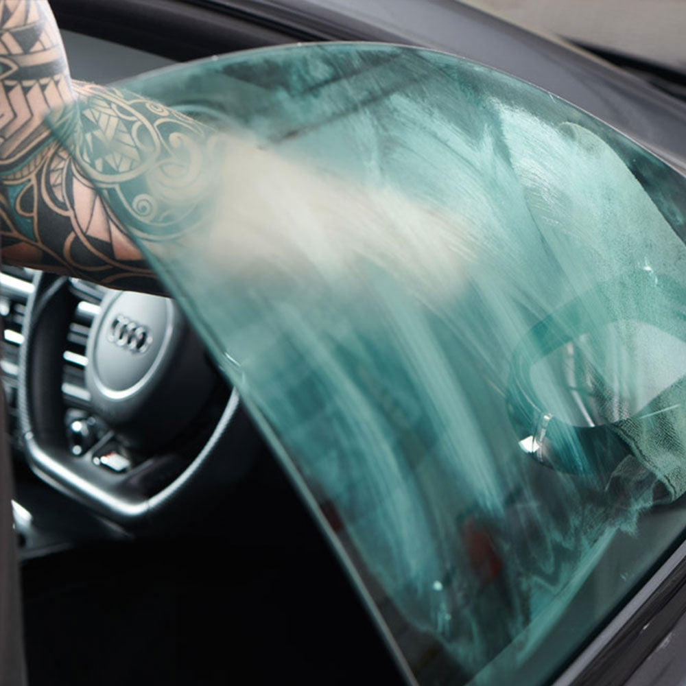 polishing car window with autoglym glass polish
